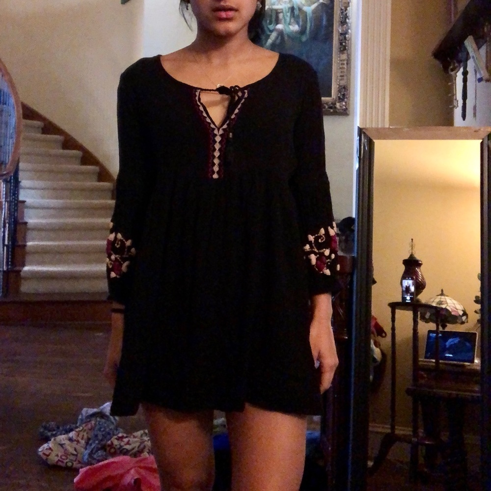 Flowy Black Dress With Floral Detailing on Sleeves